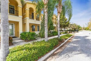 3740 82nd Avenue Cir E #105, SARASOTA