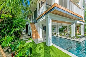2208 AVENUE A, BRADENTON BEACH, FL 34217 - MLS#MFRA4687507