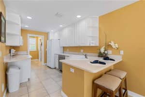 1430 BURGOS DRIVE, SARASOTA, FL 34238 - MLS#MFRA4687557