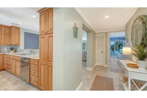 605 SUTTON PLACE, LONGBOAT KEY, FL 34228 - MLS#MFRA4687586