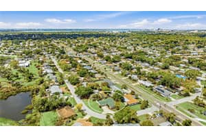 2949 BOUGAINVILLEA STREET, SARASOTA, FL 34239 - MLS#MFRA4687629