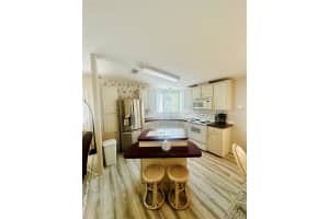 2305 BAY DRIVE, BRADENTON, FL 34207 - MLS#MFRA4687650