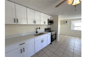 255 PINEAPPLE STREET, ENGLEWOOD, FL 34223 - MLS#MFRA4687667