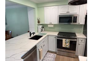 18304 GULF BOULEVARD, REDINGTON SHORES, FL 33708 - MLS#MFRA4687771