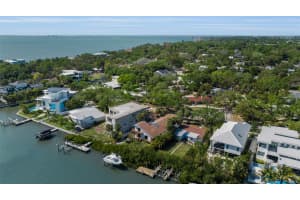 1040 SYLVAN DRIVE, SARASOTA, FL 34234 - MLS#MFRA4687776