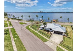 1822 RIVERSIDE DRIVE, BRADENTON, FL 34208 - MLS#MFRA4687798
