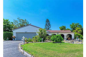 7236 LAS CASAS DR, SARASOTA, FL 34243 - MLS#MFRA4687900