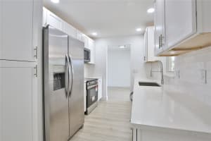 2834 HARDEE DRIVE, SARASOTA, FL 34231 - MLS#MFRA4688000