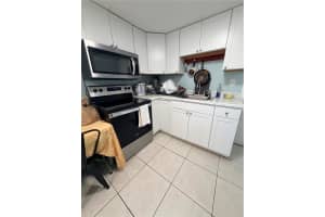 2216 WEBBER STREET, SARASOTA, FL 34239 - MLS#MFRA4688118