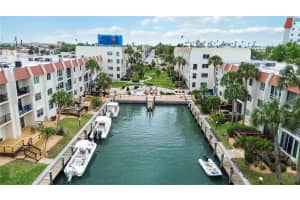 270 Santa Maria St #104, VENICE