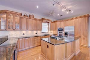 7825 WILTON CRESCENT CIRCLE, UNIVERSITY PARK, FL 34201 - MLS#MFRA4688378