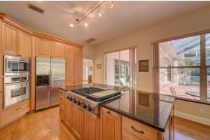 7825 WILTON CRESCENT CIRCLE, UNIVERSITY PARK, FL 34201 - MLS#MFRA4688378