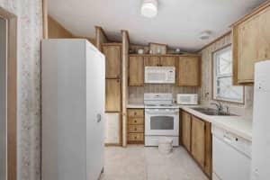 1763 SCHWARTZ BOULEVARD, LADY LAKE, FL 32159 - MLS#MFRA4688380