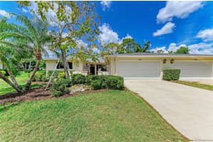 7160 FAIRWAY BEND CIR, SARASOTA, FL 34243 - MLS#MFRA4688464