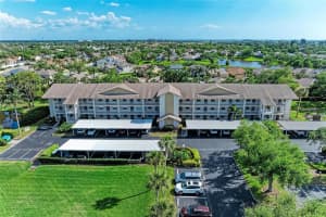 7201 29TH AVE DR W #303, BRADENTON, FL 34209 - MLS#MFRA4688487