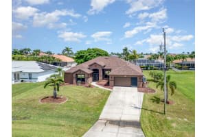 2725 28TH PLACE, CAPE CORAL, FL 33914 - MLS#MFRA4688648