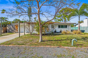 2717 PARMA STREET, SARASOTA, FL 34231 - MLS#MFRA4688671