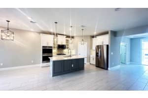 3806 SAVANNA PALMS COURT, LAKEWOOD RANCH, FL 34211 - MLS#MFRA4688673