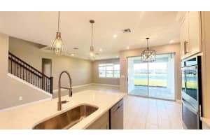 3806 SAVANNA PALMS COURT, LAKEWOOD RANCH, FL 34211 - MLS#MFRA4688673