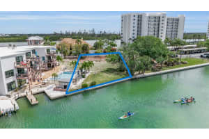 9244 MIDNIGHT PASS ROAD, SARASOTA, FL 34242 - MLS#MFRA4688711