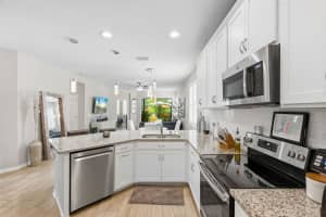 6017 AMBERLY DRIVE, BRADENTON, FL 34208 - MLS#MFRA4688764