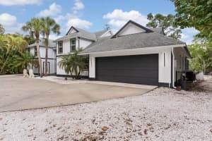 765 SIESTA KEY CIRCLE, SARASOTA, FL 34242 - MLS#MFRA4688871