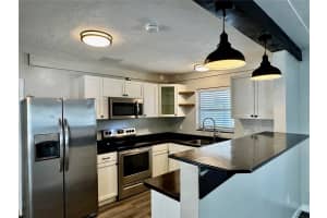 2624 SUNNYBROOK DRIVE, SARASOTA, FL 34239 - MLS#MFRA4688921