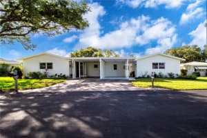 3252 WESTFORD LANE, SARASOTA, FL 34231 - MLS#MFRA4688937