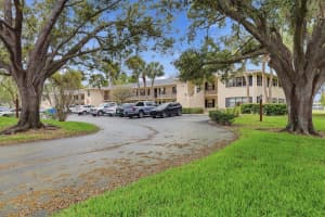 7130 FAIRWAY BEND LANE, SARASOTA, FL 34243 - MLS#MFRA4689051