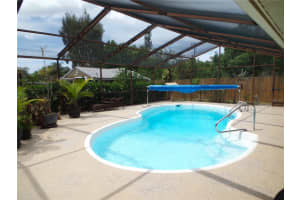 7102 12TH COURT, SARASOTA, FL 34243 - MLS#MFRA4689100