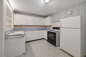 2204 SHAWNEE STREET, SARASOTA, FL 34231 - MLS#MFRA4689172