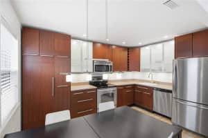 2134 HIVELY STREET, SARASOTA, FL 34231 - MLS#MFRA4689194