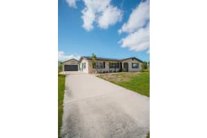 549 LAKEMONT AVENUE, PORT CHARLOTTE, FL 33952 - MLS#MFRA4689195