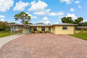 1675 BLAKEMORE LANE, SARASOTA, FL 34231 - MLS#MFRA4689240