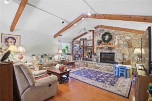 3951 COUNTRY VIEW DRIVE, SARASOTA, FL 34233 - MLS#MFRA4689321