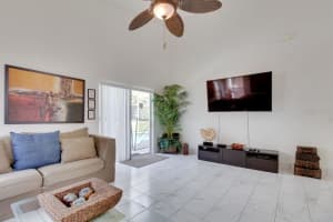 730 BLOOMINGDALE DR, DAVENPORT, FL 33897 - MLS#MFRA4689322