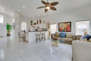 730 BLOOMINGDALE DR, DAVENPORT, FL 33897 - MLS#MFRA4689322