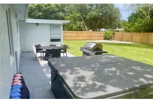 3113 MCINTOSH ROAD, SARASOTA, FL 34232 - MLS#MFRA4689357