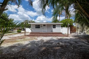 1885 VAMO WAY, SARASOTA, FL 34231 - MLS#MFRA4689397