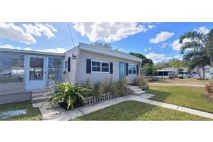 321 4TH STREET, PALMETTO, FL 34221 - MLS#MFRA4689400