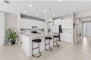 5715 WOODLAND SAGE DRIVE, SARASOTA, FL 34238 - MLS#MFRA4689452