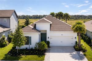 9268 Tequila Sunrise Dr, SARASOTA