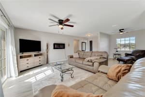 2916 WOODCREST DRIVE DRIVE, SARASOTA, FL 34239 - MLS#MFRA4689539