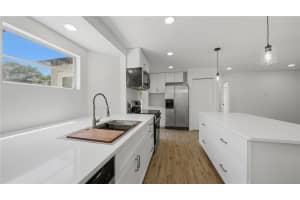 561 YALE ROAD, VENICE, FL 34293 - MLS#MFRA4689608