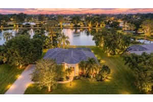 8311 Flagstaff Way, SARASOTA