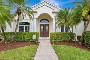 10005 CHERRY HILLS AVENUE CIRCLE, BRADENTON, FL 34202 - MLS#MFRA4689675