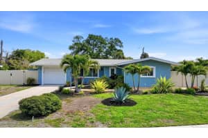 2486 BREAKWATER CIRCLE, SARASOTA, FL 34231 - MLS#MFRA4689678