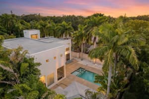 1751 HAWTHORNE STREET, SARASOTA, FL 34239 - MLS#MFRA4689684