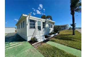 8 6TH STREET, BRADENTON, FL 34210 - MLS#MFRA4689687