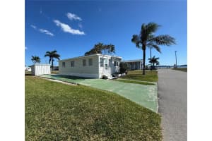 8 6TH STREET, BRADENTON, FL 34210 - MLS#MFRA4689687